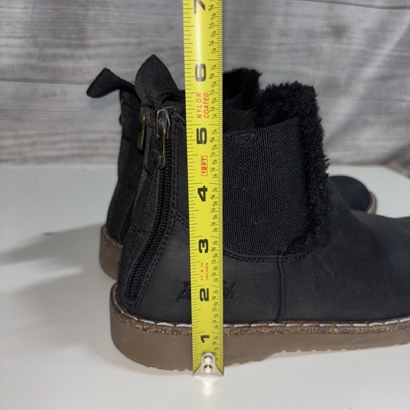 Blowfish Malibu Women's 6 Black Chillin Shearling Faux Fur Ankle Boot - Picture 12 of 12